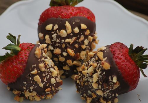 Easter Treat – Choc covered Strawberries